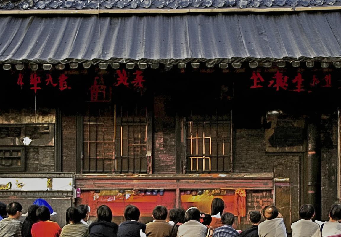 剑法奇才：江湖传奇中的剑舞九天
